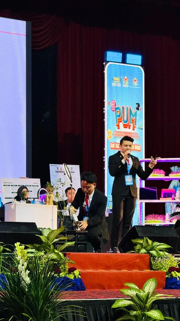 Pitching on stage
